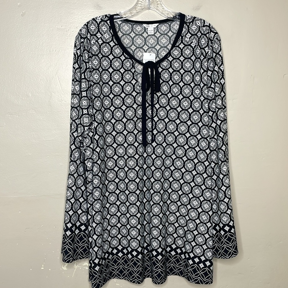 CATO Tunic Top Winter Chill Black & White Split Bell Sleeves Tie Neck NWT 18
